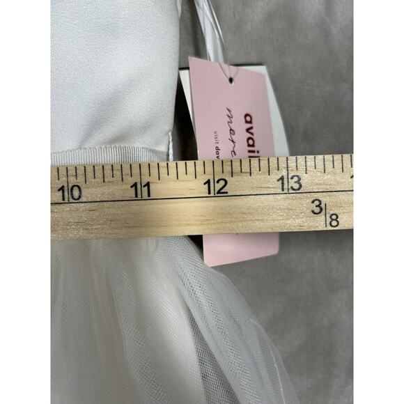 NWT DAVIDS BRIDAL Crochet Cap Sleeve Ivory Tulle Flower Girls Dress Size 5 - Picture 6 of 12